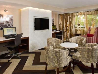 Hotel By Marriott - Dc/foggy Bottom 3*