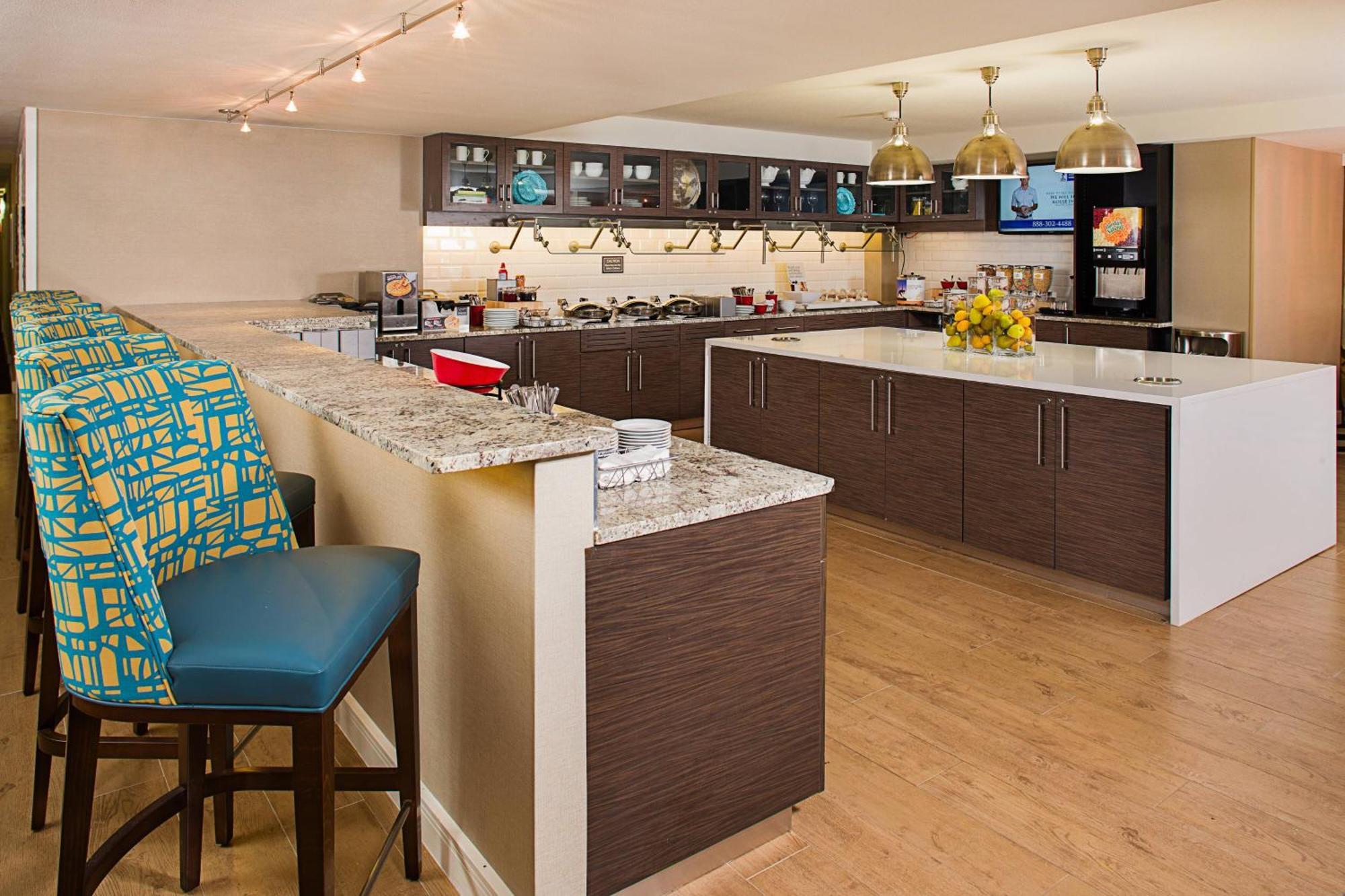 By Marriott - Dc/foggy Bottom Hotel 3*