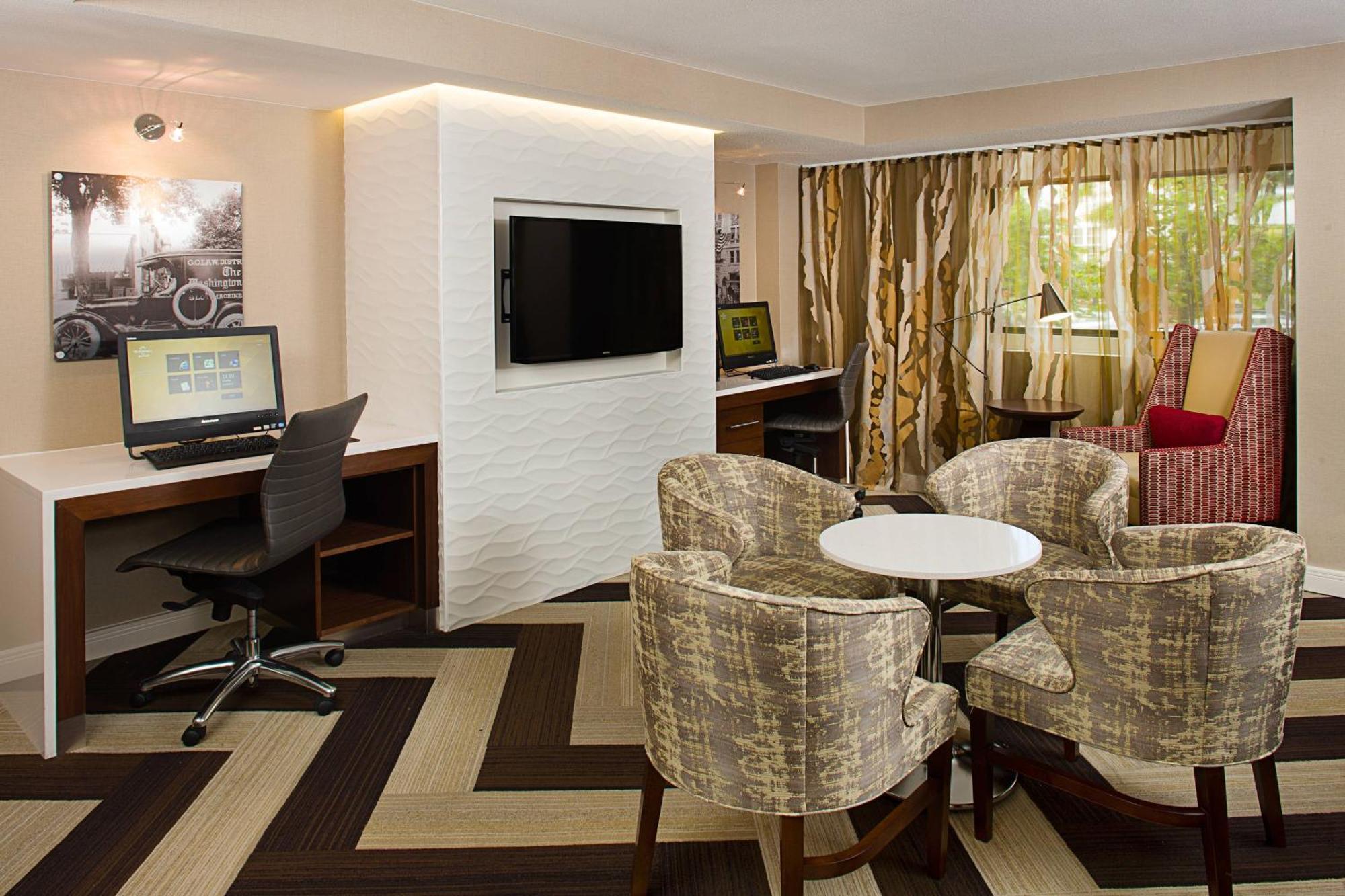 Hotel By Marriott - Dc/foggy Bottom Washington